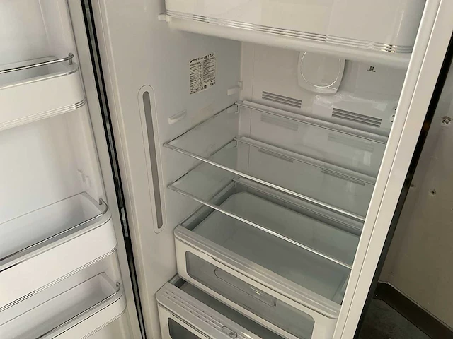 Smeg fab28lbl5 vrijstaande koelkast - afbeelding 4 van  9
