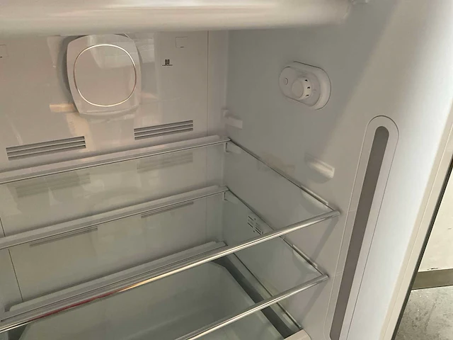 Smeg fab28lbl5 vrijstaande koelkast - afbeelding 9 van  9