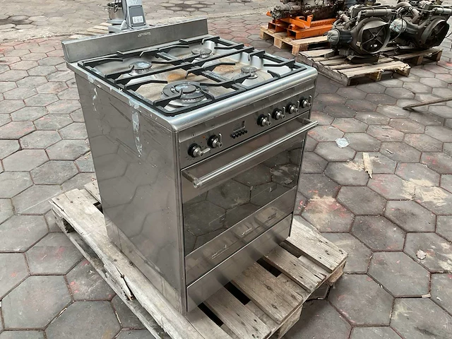 Smeg fornuis - afbeelding 1 van  5