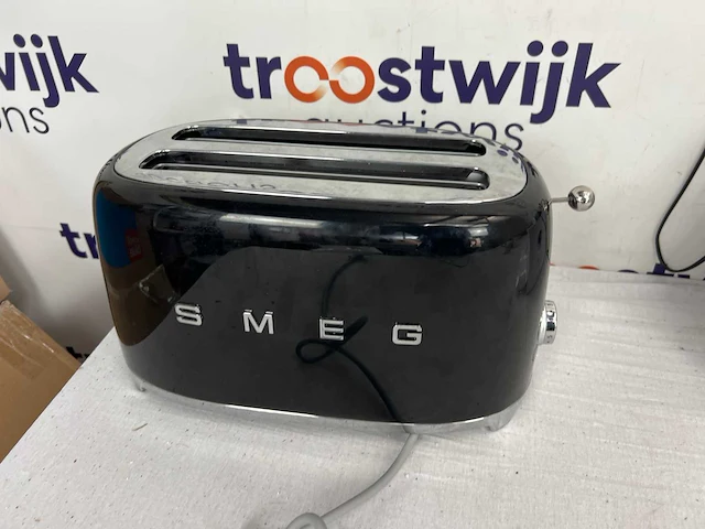 Smeg tsf02bleu - broodrooster - zwart - 2x4 - 1500w - afbeelding 3 van  3