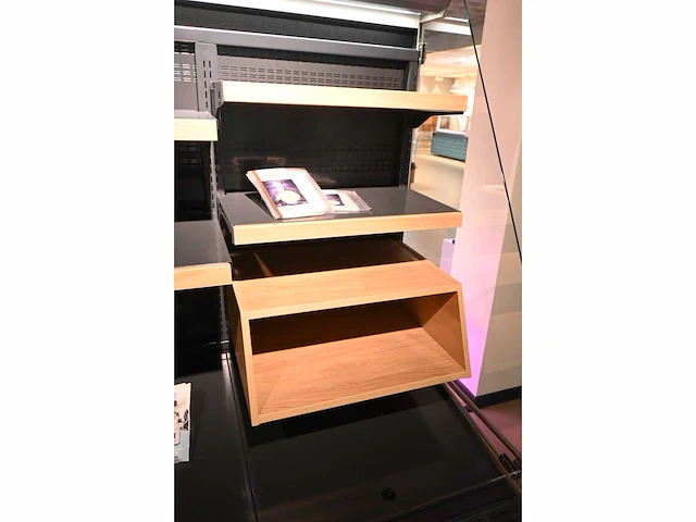 Smeva - market 9 - 4 level - koelvitrine - showroom model - afbeelding 4 van  8