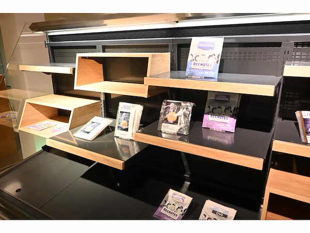 Smeva - market 9 - 4 level - koelvitrine - showroom model - afbeelding 5 van  8