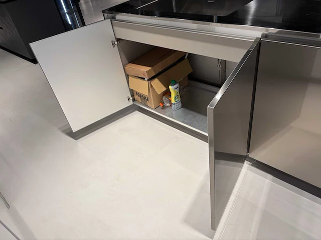 Snaidero michele marcon design - sistema - showroomkeuken - afbeelding 3 van  58