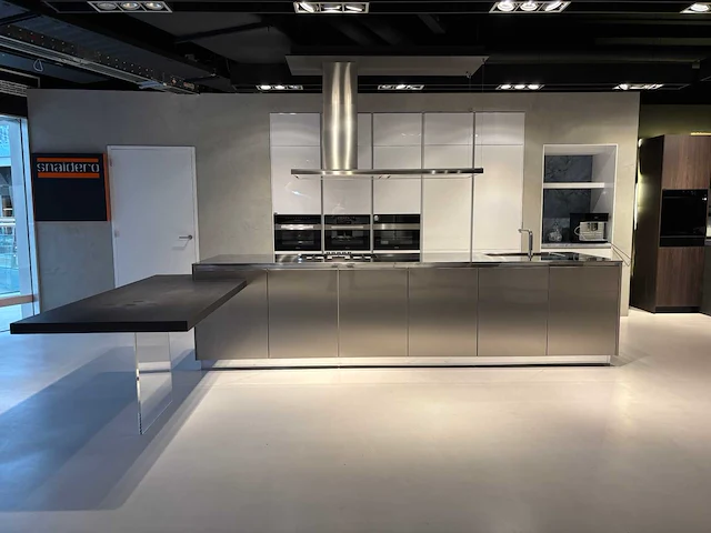 Snaidero michele marcon design - sistema - showroomkeuken - afbeelding 1 van  58