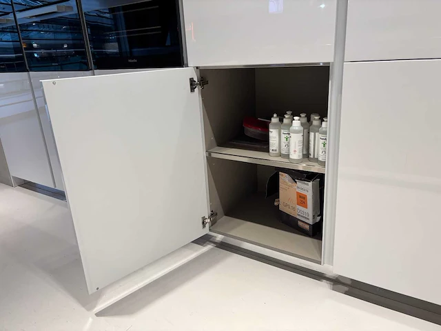 Snaidero michele marcon design - sistema - showroomkeuken - afbeelding 46 van  58