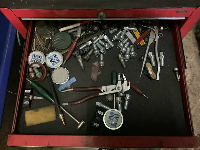 Snap-on gereedschapswagen gevuld - afbeelding 4 van  9