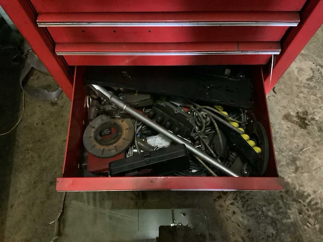 Snap-on gereedschapswagen gevuld - afbeelding 9 van  9