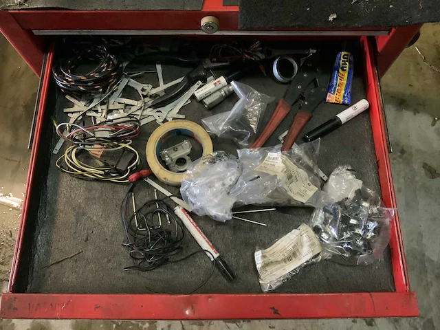 Snap-on gereedschapswagen gevuld - afbeelding 4 van  8
