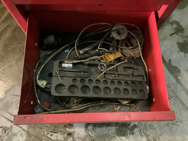 Snap-on gereedschapswagen gevuld - afbeelding 8 van  8