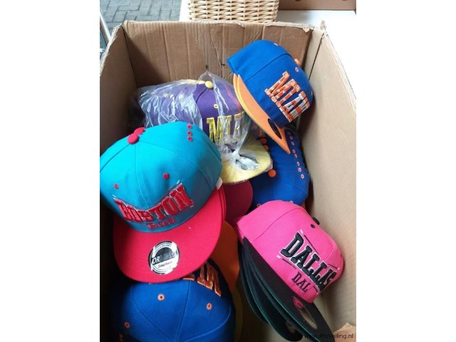 Snapback petten - 30 x - afbeelding 1 van  3