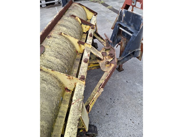 Sneeuwschuif, nido - afbeelding 8 van  11