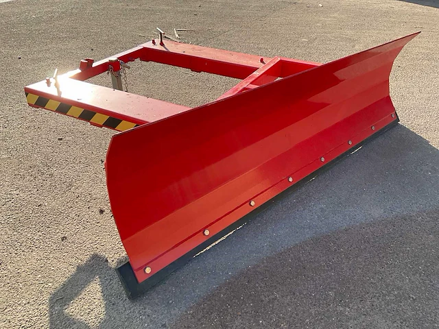 Sneeuwschuiver heftruck - afbeelding 2 van  4