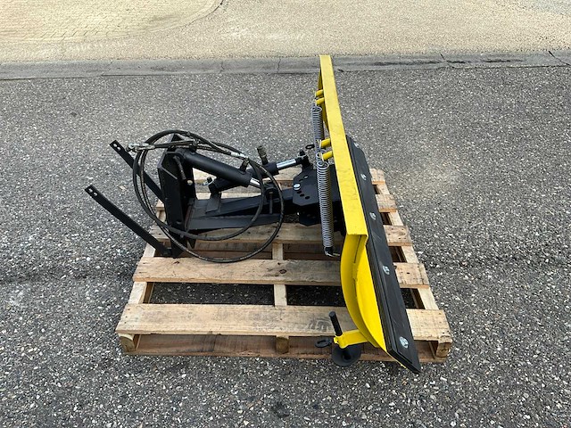 Sneeuwschuiver hydraulisch bedient - afbeelding 6 van  9