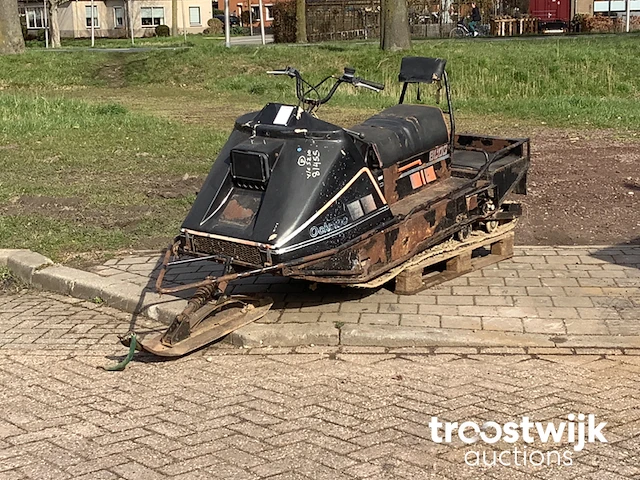 Sneeuwscooter - afbeelding 1 van  8
