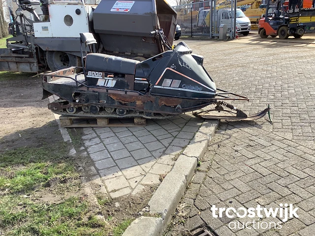 Sneeuwscooter - afbeelding 4 van  8