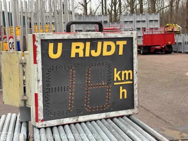 Snelheidsdisplay van de pol, grijs / chroom - afbeelding 1 van  2