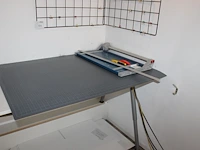 Snijapparaat dahle 552 met maximale snijbreedte 50 cm met snijmat 90 x 120 cm, stanleymes en glaskrabber. - afbeelding 1 van  2