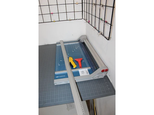 Snijapparaat dahle 552 met maximale snijbreedte 50 cm met snijmat 90 x 120 cm, stanleymes en glaskrabber. - afbeelding 2 van  2