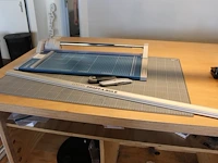 Snijapparaat dahle 552 met maximale snijbreedte 50 cm met snijmat 90 x 120 cm, stanleymes en glaskrabber. - afbeelding 1 van  2