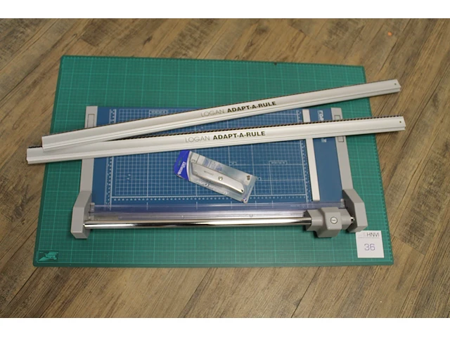 Snijapparaat dahle 552 met maximale snijbreedte 50 cm met snijmat 90 x 120 cm, twee linialen 100 cm en snij... - afbeelding 1 van  2