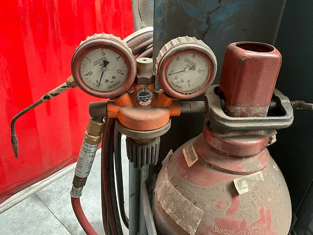 Snijbrander met flessenwagen - afbeelding 5 van  9