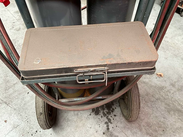 Snijbrander met flessenwagen - afbeelding 8 van  9