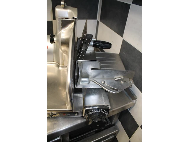 Snijmachine berkel 834. - afbeelding 4 van  4
