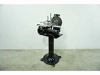 Snijmachine op voet