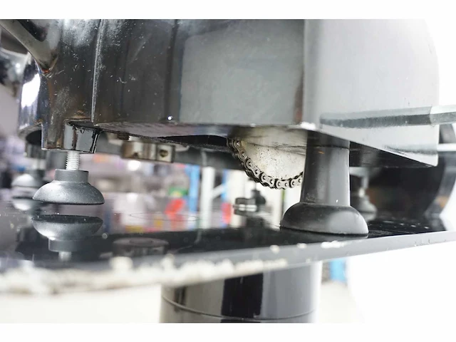 Snijmachine op voet - afbeelding 10 van  10