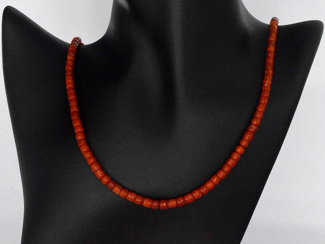Snoer met echte bloedkoralen - afbeelding 2 van  9