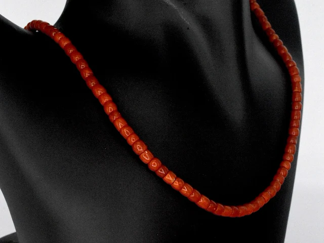 Snoer met echte bloedkoralen - afbeelding 7 van  9