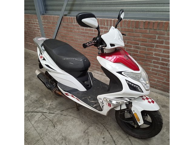 Snorscooter, agm, r8, 2014 - afbeelding 12 van  39