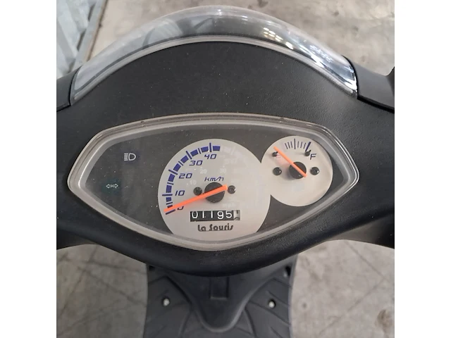 Snorscooter, la souris, city, 2022 - afbeelding 14 van  17