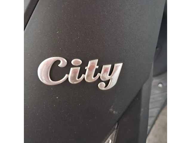 Snorscooter, la souris, city, 2022 - afbeelding 17 van  17