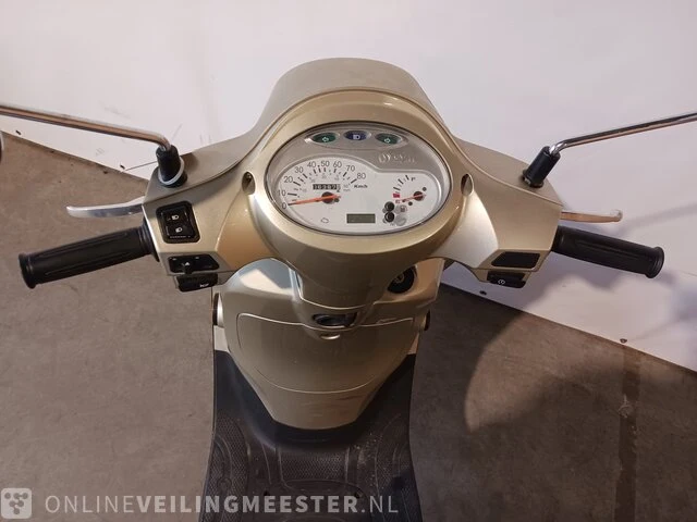 Snorscooter sym, fiddle lll, bouwjaar 2017 - afbeelding 11 van  16