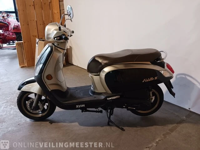 Snorscooter sym, fiddle lll, bouwjaar 2017 - afbeelding 2 van  16