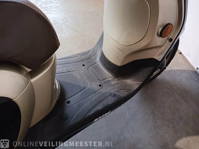 Snorscooter sym, fiddle lll, bouwjaar 2017 - afbeelding 9 van  16