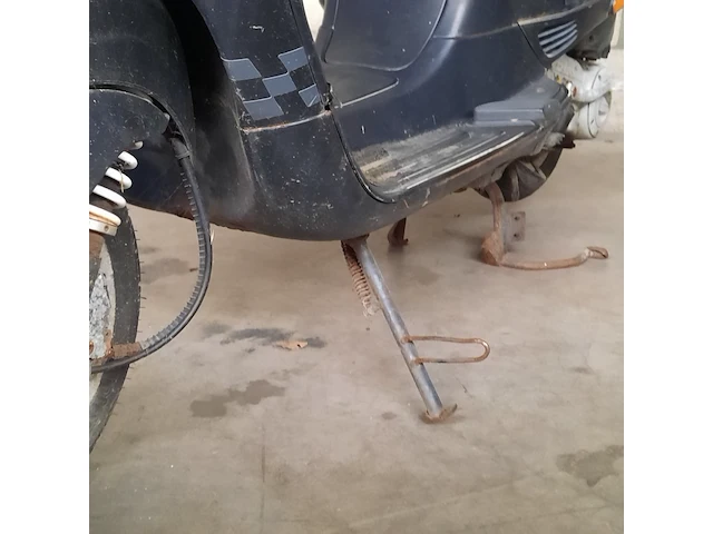 Snorscooter vespa piaggio, 2012 - afbeelding 2 van  28