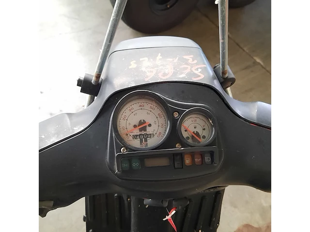 Snorscooter vespa piaggio, 2012 - afbeelding 20 van  28