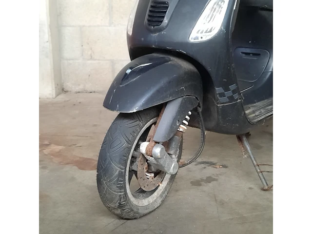 Snorscooter vespa piaggio, 2012 - afbeelding 24 van  28