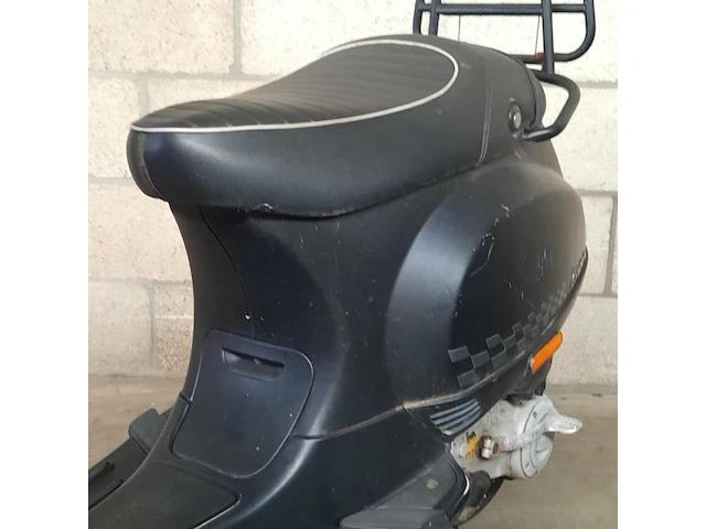 Snorscooter vespa piaggio, 2012 - afbeelding 27 van  28