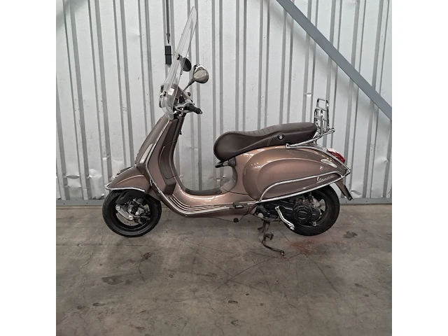 Snorscooter, vespa piaggio, primavera, 2015 - afbeelding 20 van  21