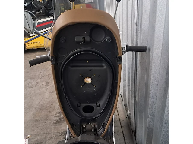 Snorscooter, vespa piaggio, primavera, 2016 - afbeelding 5 van  37