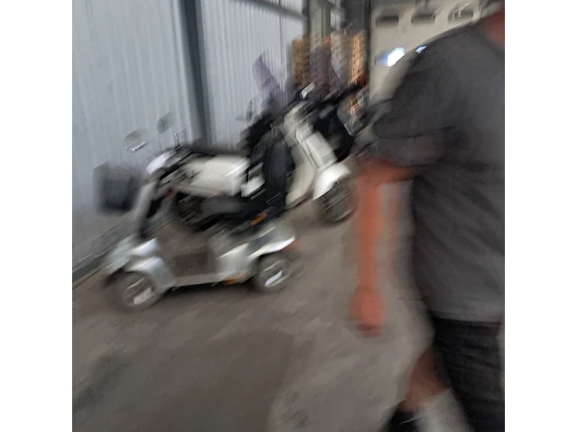 Snorscooter, vespa piaggio, primavera, 2016 - afbeelding 8 van  37
