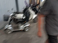 Snorscooter, vespa piaggio, primavera, 2016 - afbeelding 8 van  37
