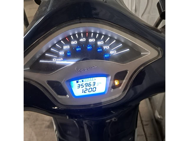 Snorscooter, vespa piaggio, primavera, 2016 - afbeelding 37 van  37