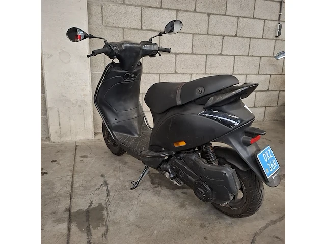 Snorscooter, vespa piaggio, zip, 2020 - afbeelding 28 van  30