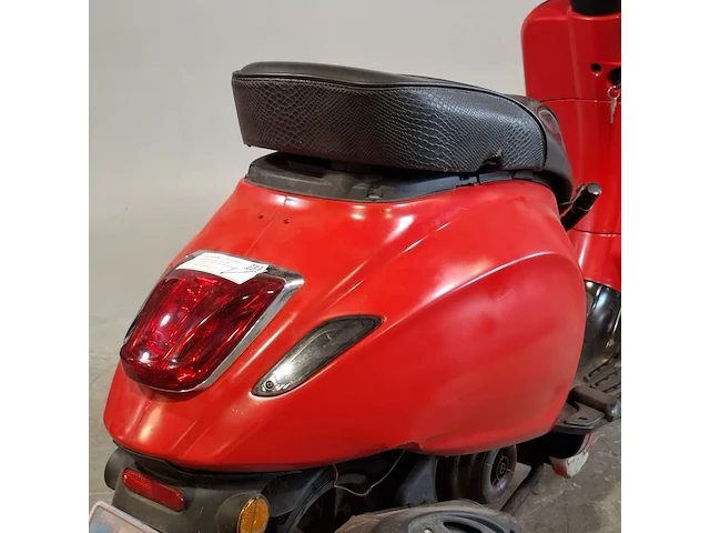 Snorscooter vespa, sprint 4t, bouwjaar 2015 - afbeelding 9 van  37