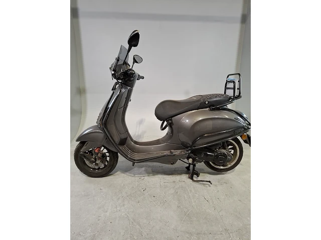 Snorscooter, vespa, sprint 50, 2018 - afbeelding 12 van  20