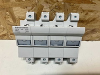 Socomec 57035004 zekering rm100 22x58 3p+n - afbeelding 2 van  3
